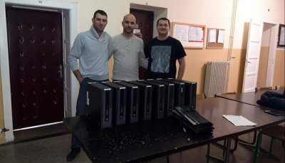КЦ Пријепоље наставља са донацијама а овог пута су то колеге ОКП Нова Варош којима је дониран компјутер. Надамо се да ће им ова донација у многоме олакшати даљи рад, а значајно је напоменути да су колеге својим радом и трудом у претходном периоду кроз доб